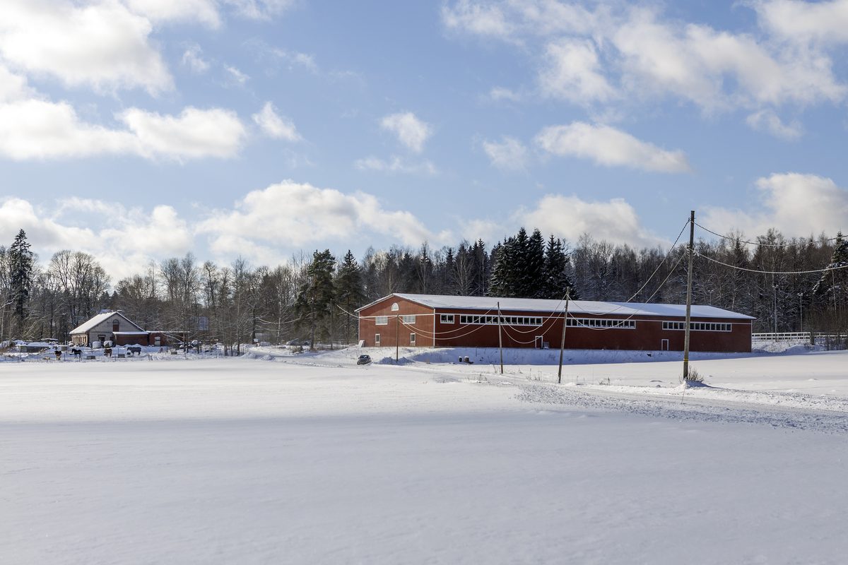 Karlvik Ranch stable and grounds